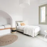Triotissa Local Living Residences דירה *