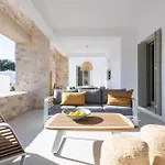 Triotissa Local Living Residences דירה *