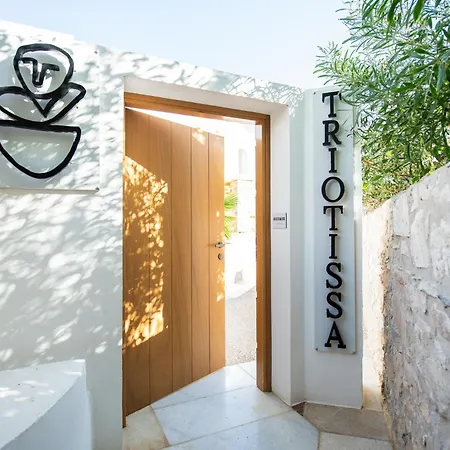 Apartment Triotissa Local Living Residences