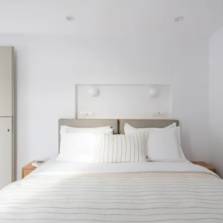 Triotissa Local Living Residences شقة *