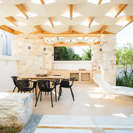 Apartment Triotissa Local Living Residences *